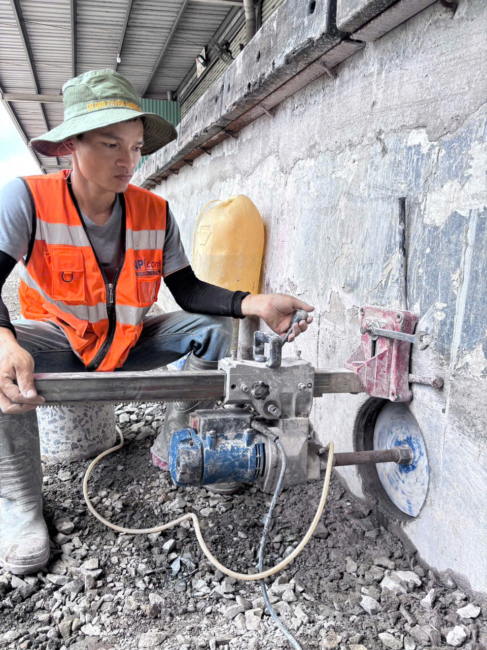 You are currently viewing Khoan rút lõi bê tông Thủ Đức – Thi công nhanh, chính xác