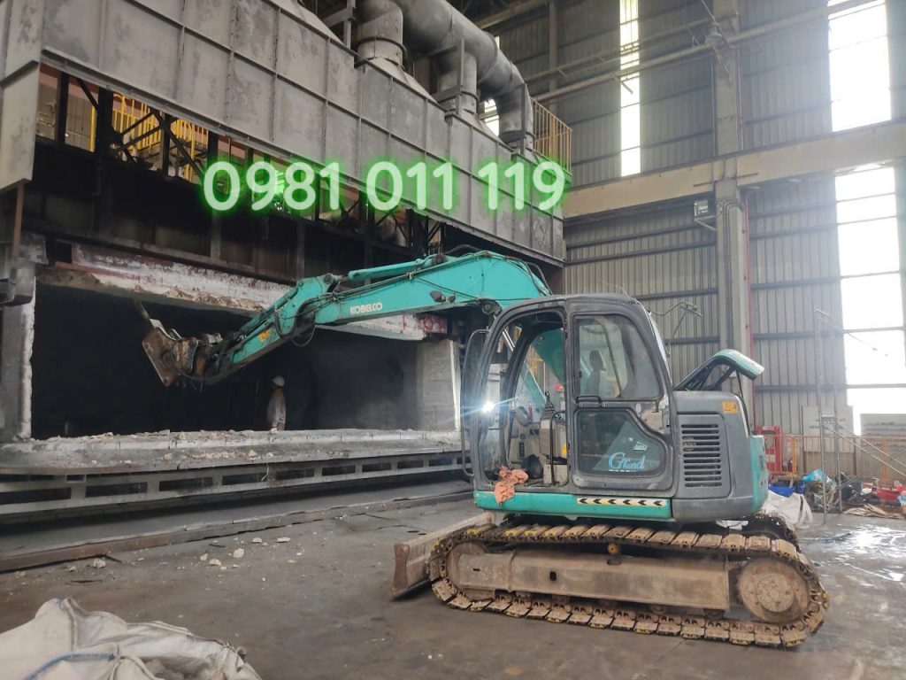 Đục, cắt lò luyện nhôm tại TPHCM.