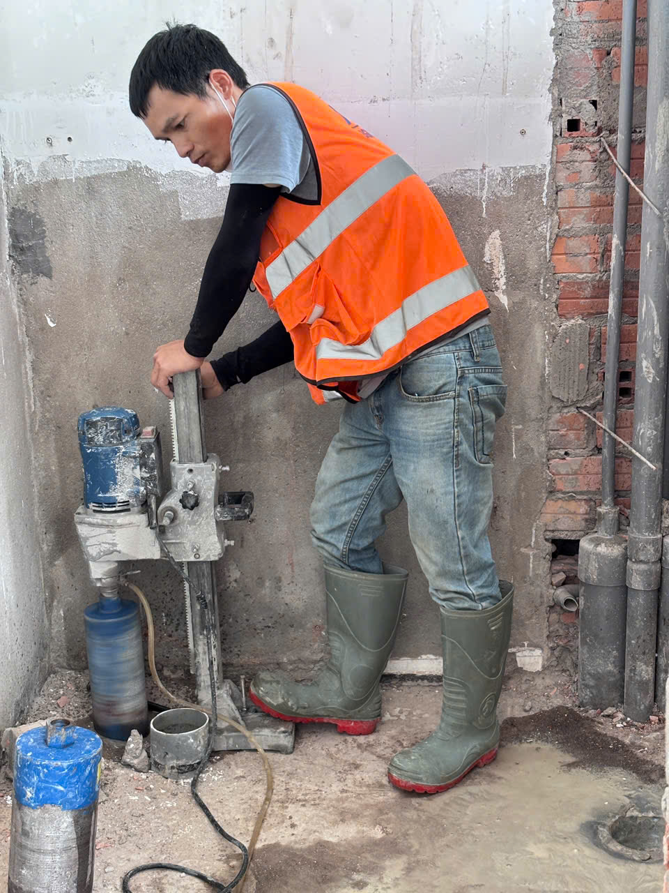 Read more about the article Dịch Vụ Khoan Rút Lõi Bê Tông